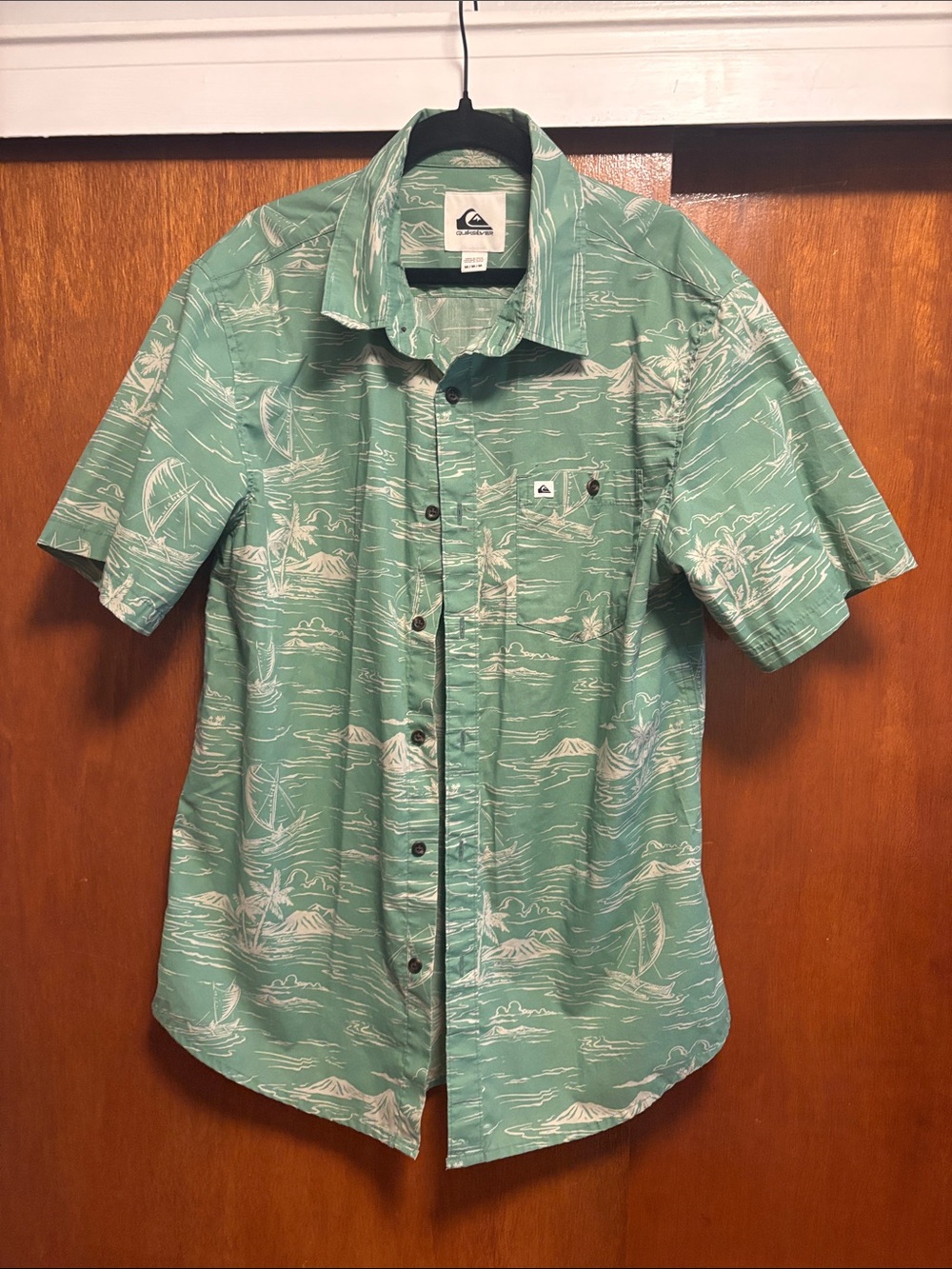Quiksilver Men's Light Green Tropical Print Short-Sleeve Button-Down Shirt